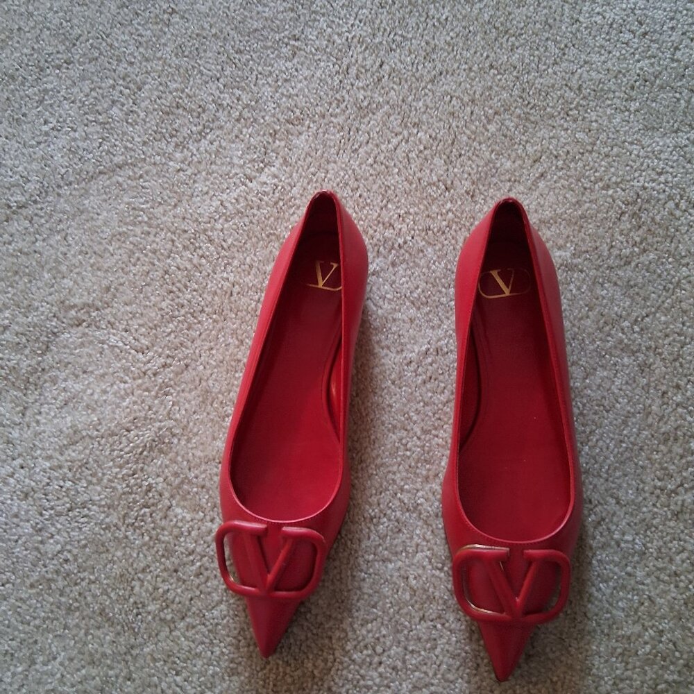 VALENTINO VLOGO FLATS size 71/2